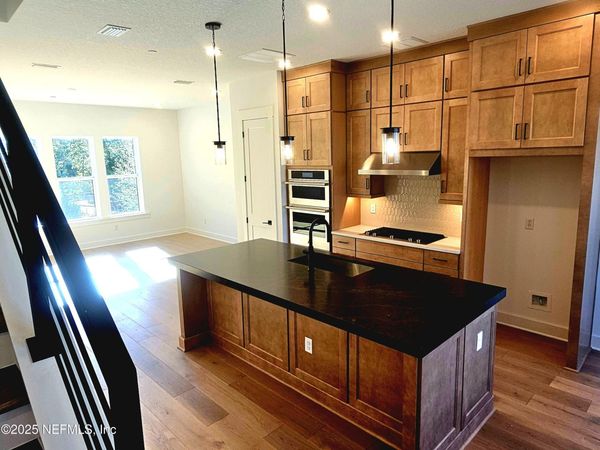 1928 PRUDENTIAL Drive, Jacksonville, FL 32207