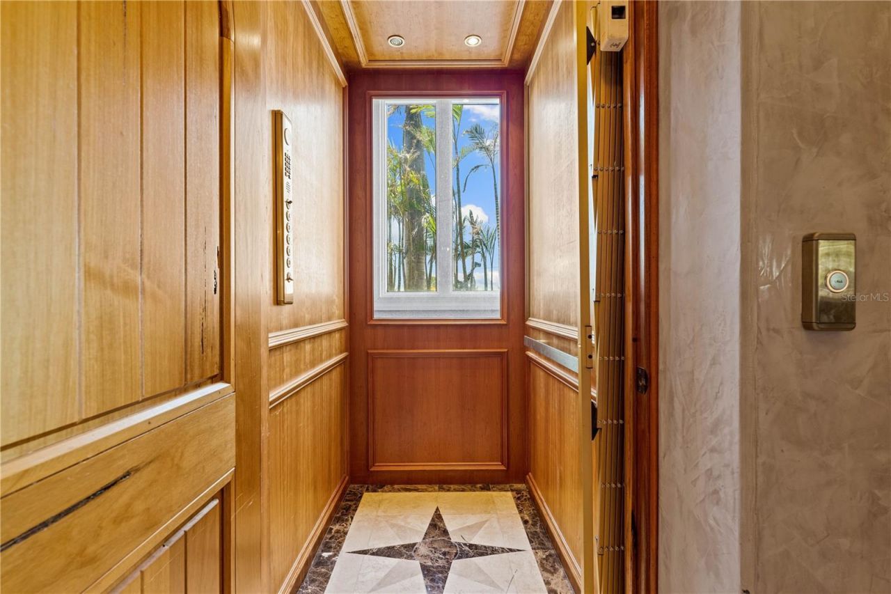 290 N Washington Drive, Sarasota, FL 34236 Photo
