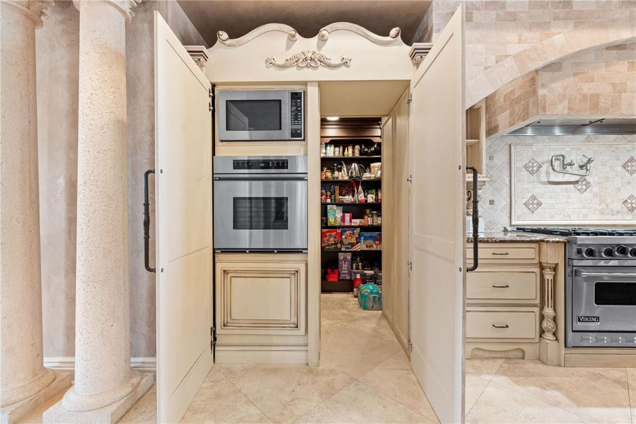 290 N Washington Drive, Sarasota, FL 34236 Photo