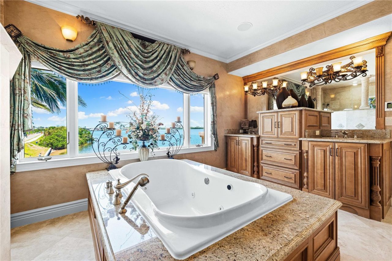 290 N Washington Drive, Sarasota, FL 34236 Photo