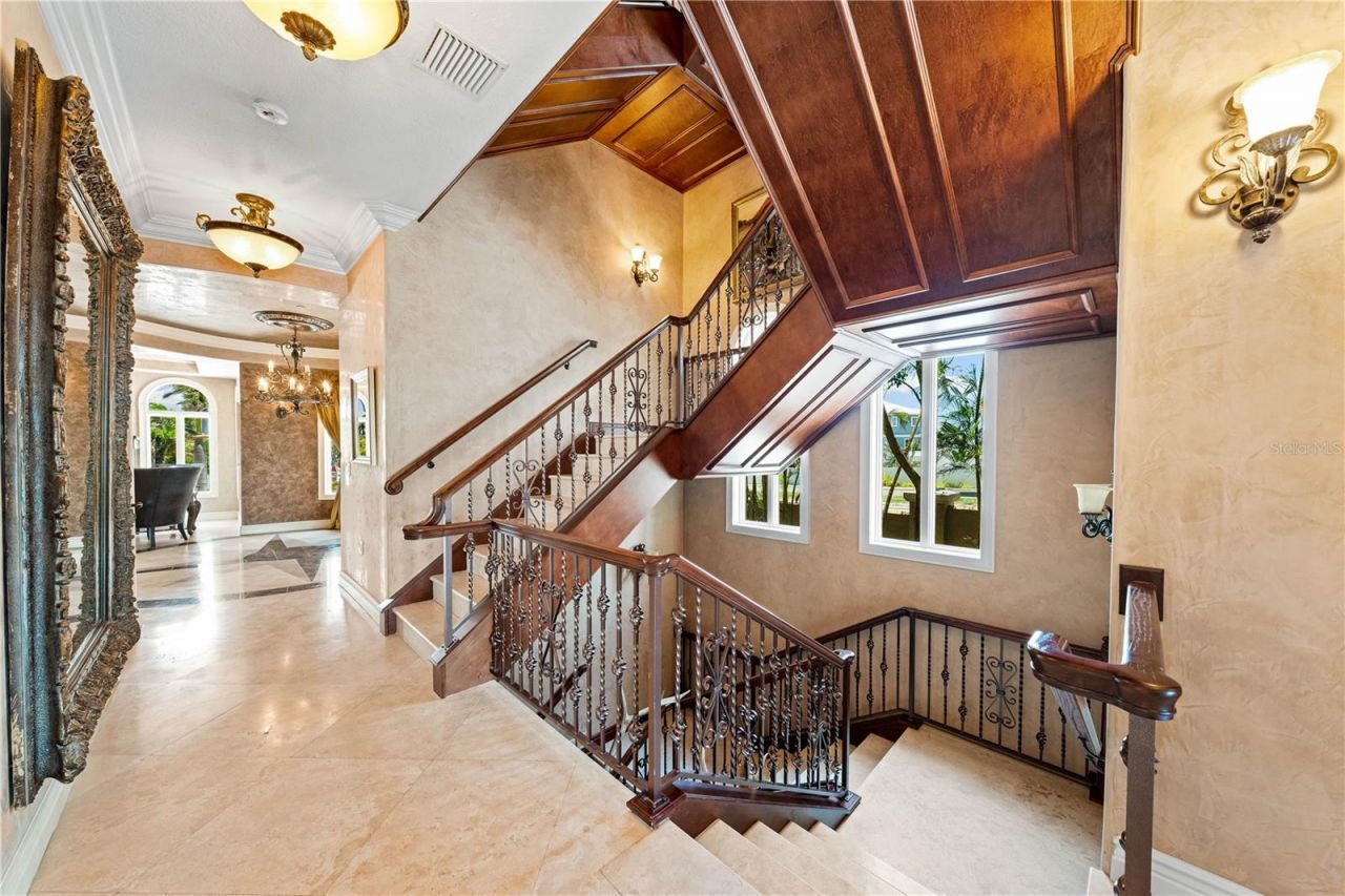 290 N Washington Drive, Sarasota, FL 34236 Photo