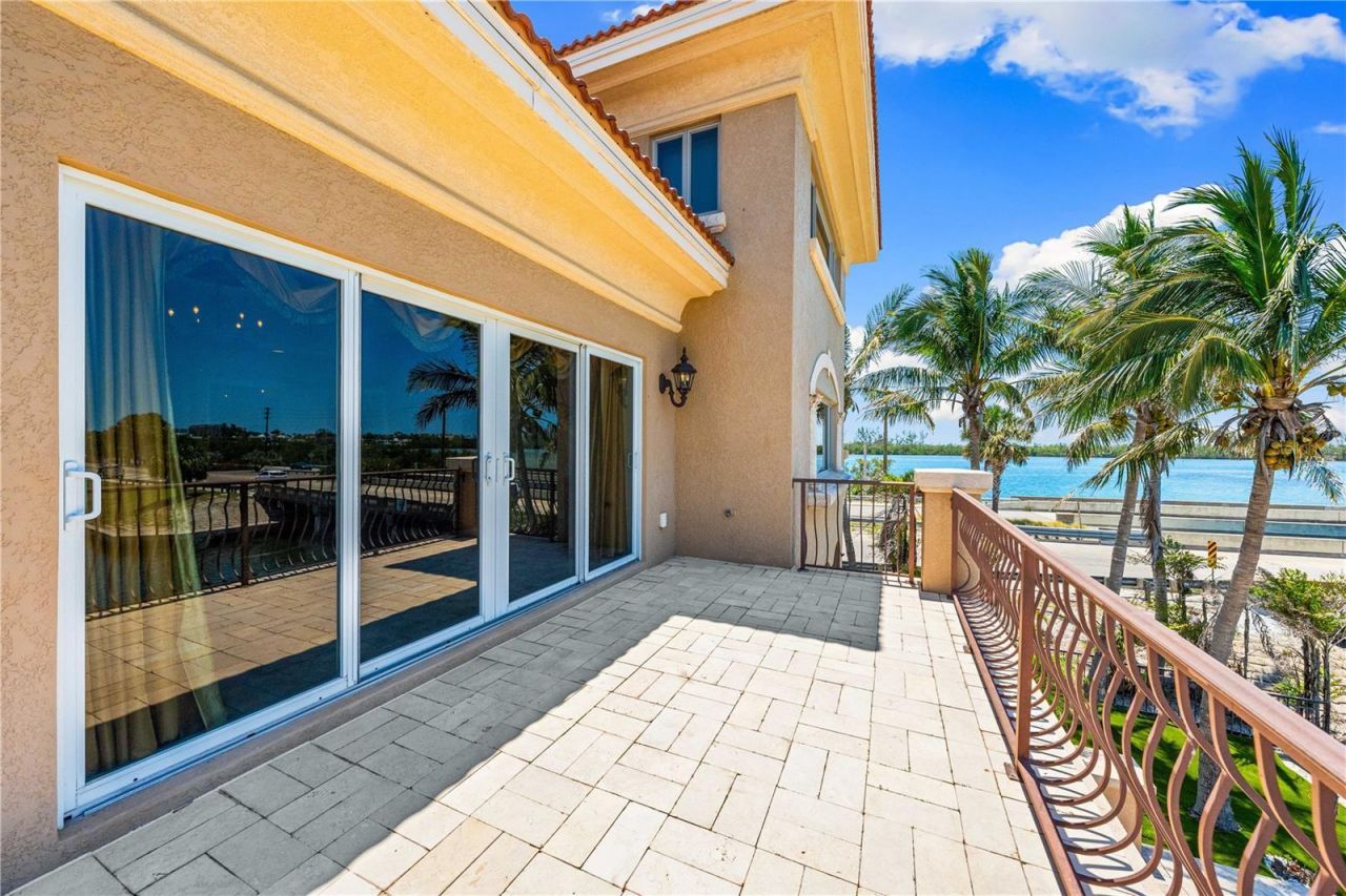 290 N Washington Drive, Sarasota, FL 34236 Photo