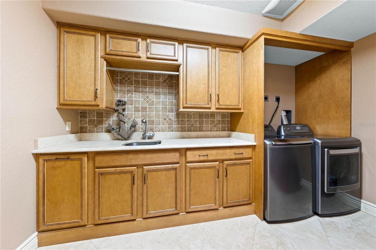 290 N Washington Drive, Sarasota, FL 34236 Photo