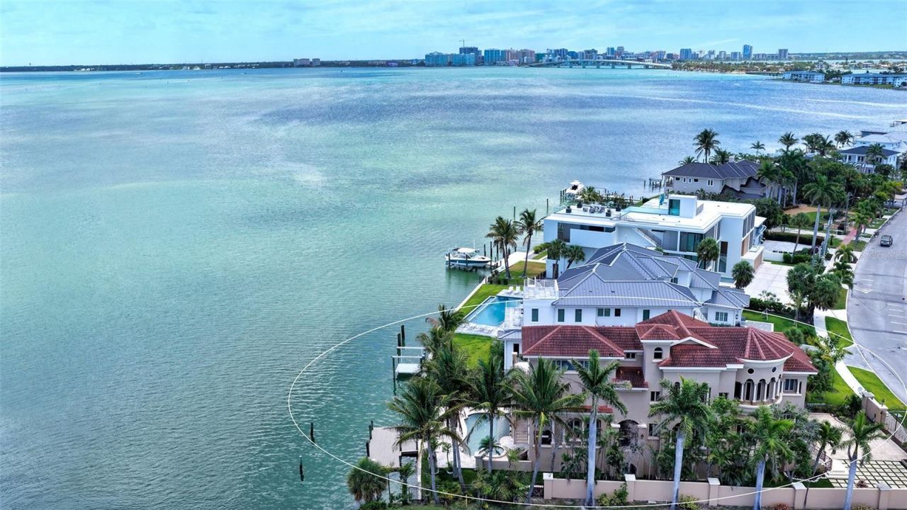 290 N Washington Drive, Sarasota, FL 34236 Photo