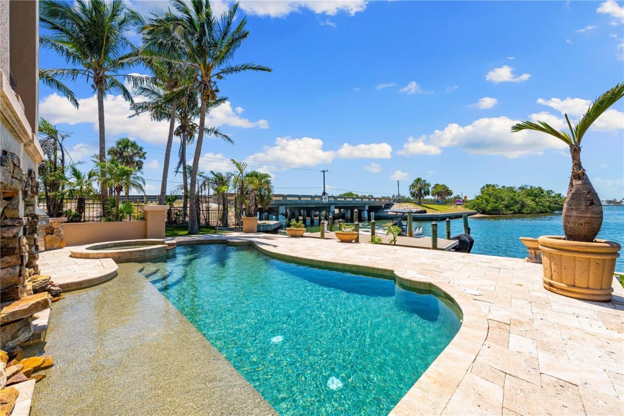 290 N Washington Drive, Sarasota, FL 34236 Photo