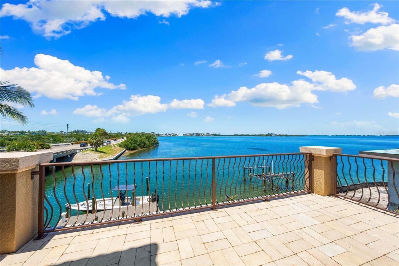 290 N Washington Drive, Sarasota, FL 34236 Photo