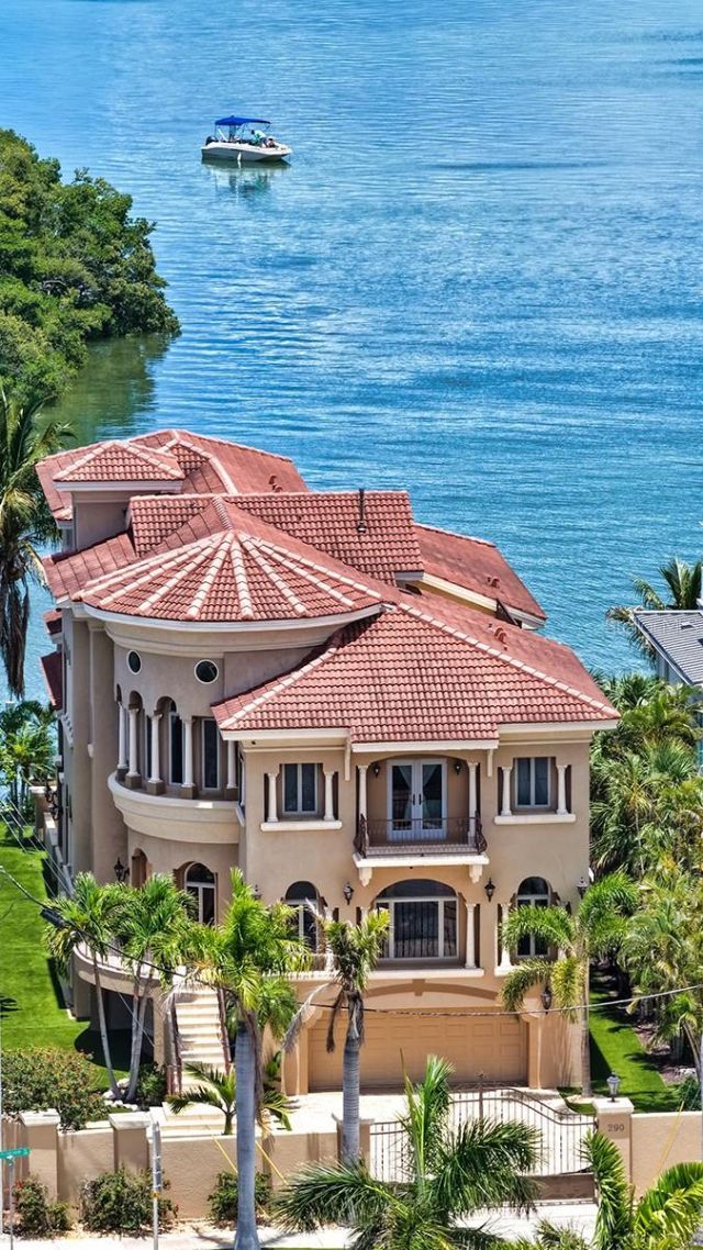 290 N Washington Drive, Sarasota, FL 34236 Photo