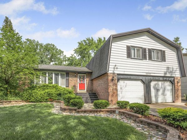 22757 Lakeshore Drive, Richton Park, IL 60471