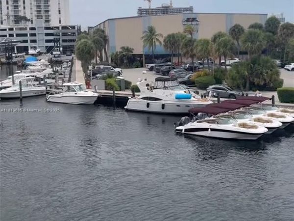 13105 NE Ixora Ct, Unit 300, North Miami, FL 33181