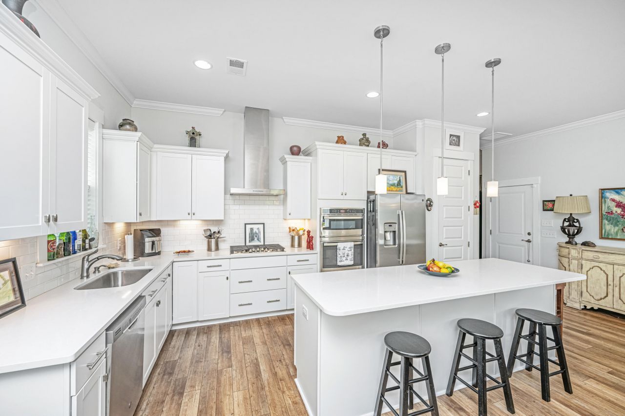 1515 Pogonia Street Photo 8