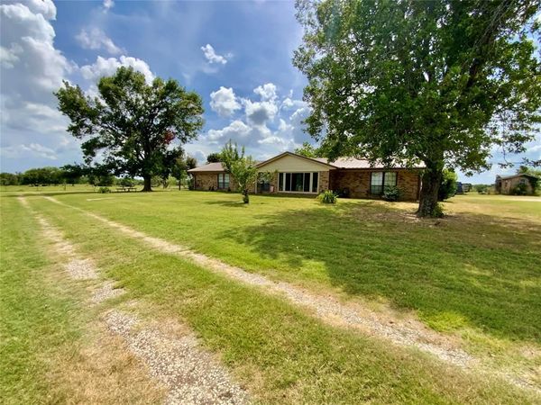 2247 Lcr 654, Thornton, TX 76687