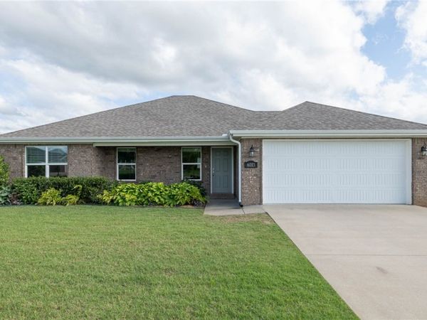 6013 Quinn Street, Fayetteville, AR 72704