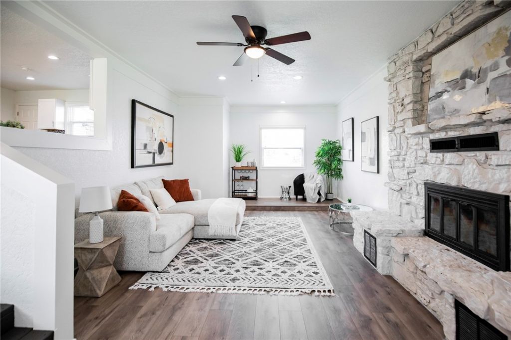 809 NW 11th Street, Bentonville, AR 72712 Main Photo