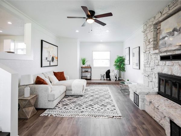 809 NW 11th Street, Bentonville, AR 72712