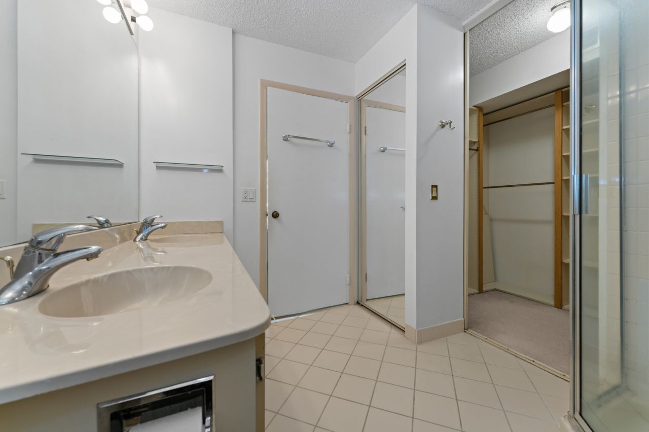 2621 Village Boulevard, Unit 203, West Palm Beach, FL 33409 Photo