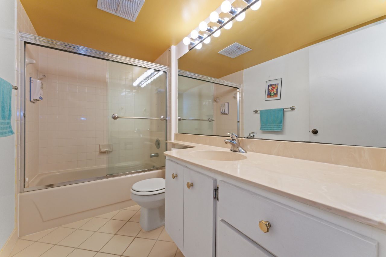 2621 Village Boulevard, Unit 203, West Palm Beach, FL 33409 Photo