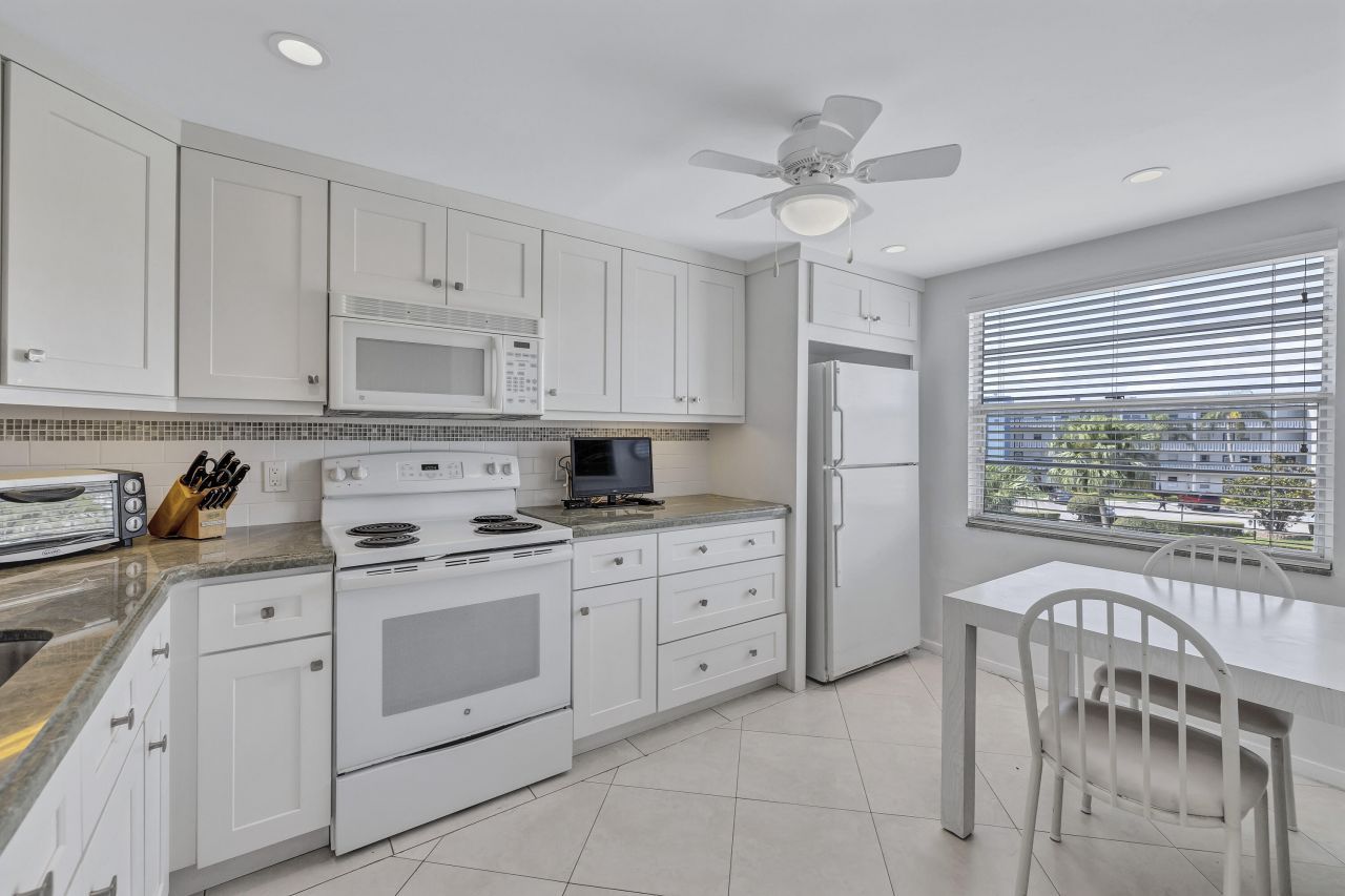 3001 Lincoln A, Unit 3001, Boca Raton, FL 33434 Photo