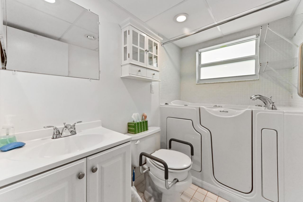 160 Tuscany C, Delray Beach, FL 33446 Photo