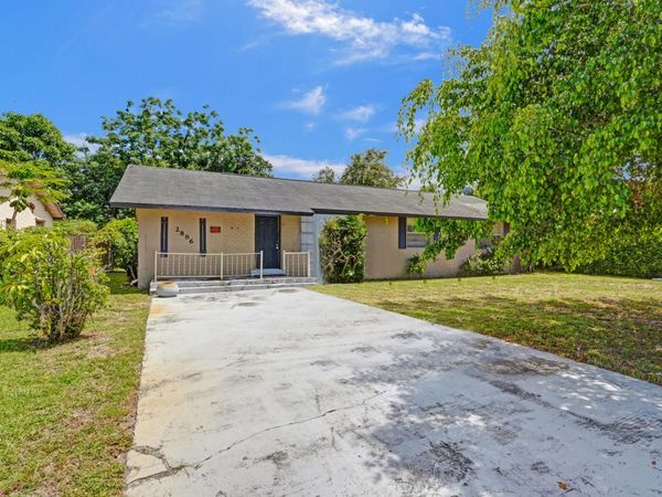 2886 Floral Road, Lake Worth, FL 33462