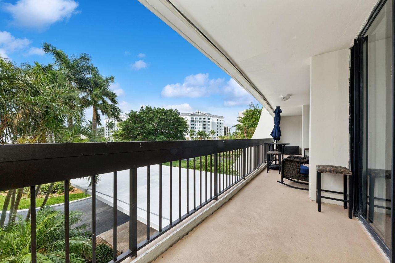 2000 Presidential Way, Unit 205, West Palm Beach, FL 33401 Photo