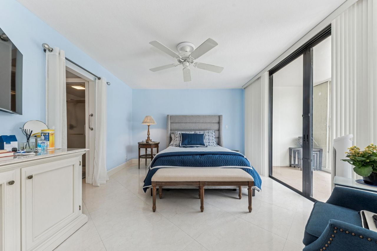 2000 Presidential Way, Unit 205, West Palm Beach, FL 33401 Photo