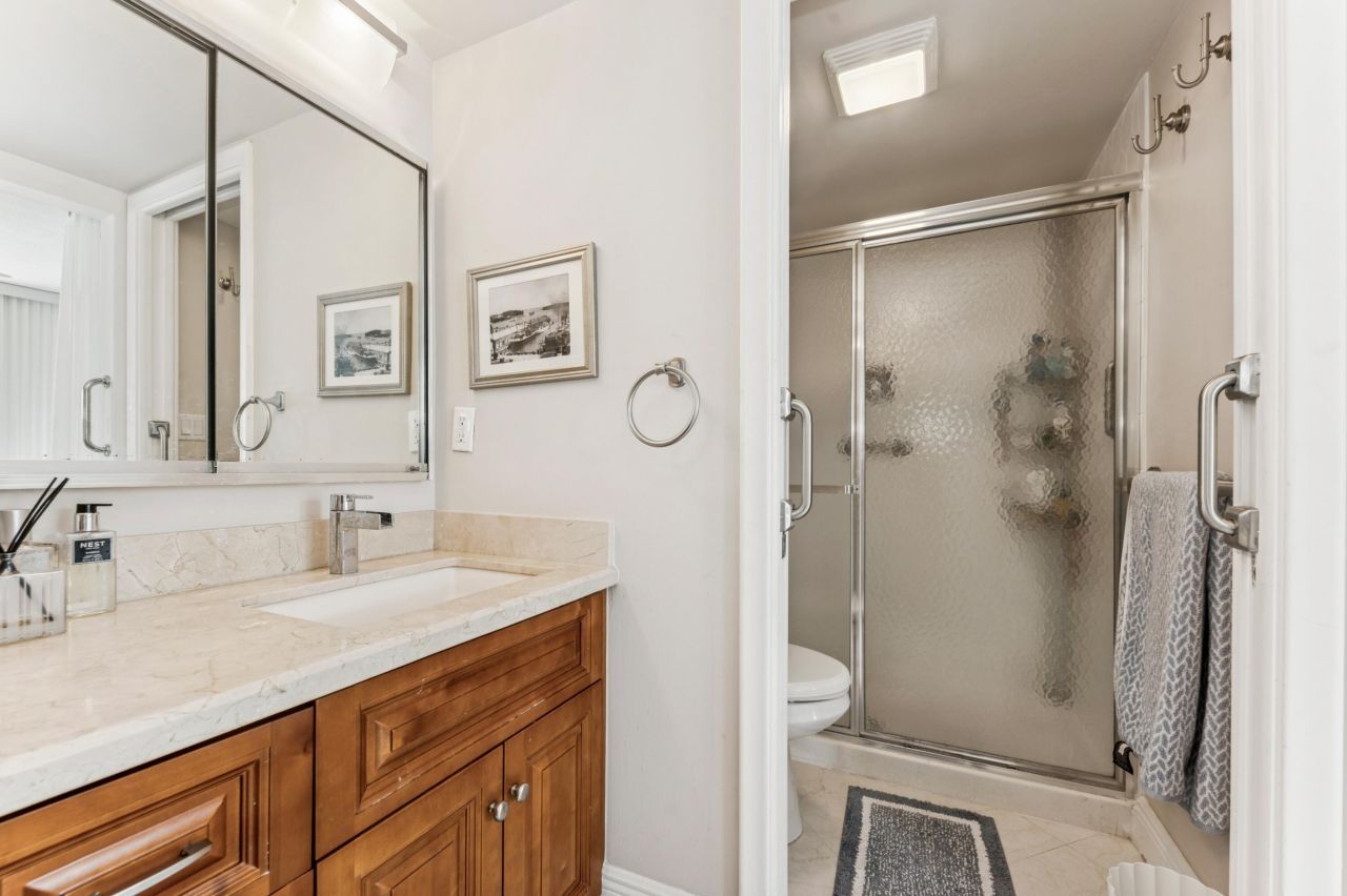 2000 Presidential Way, Unit 205, West Palm Beach, FL 33401 Photo