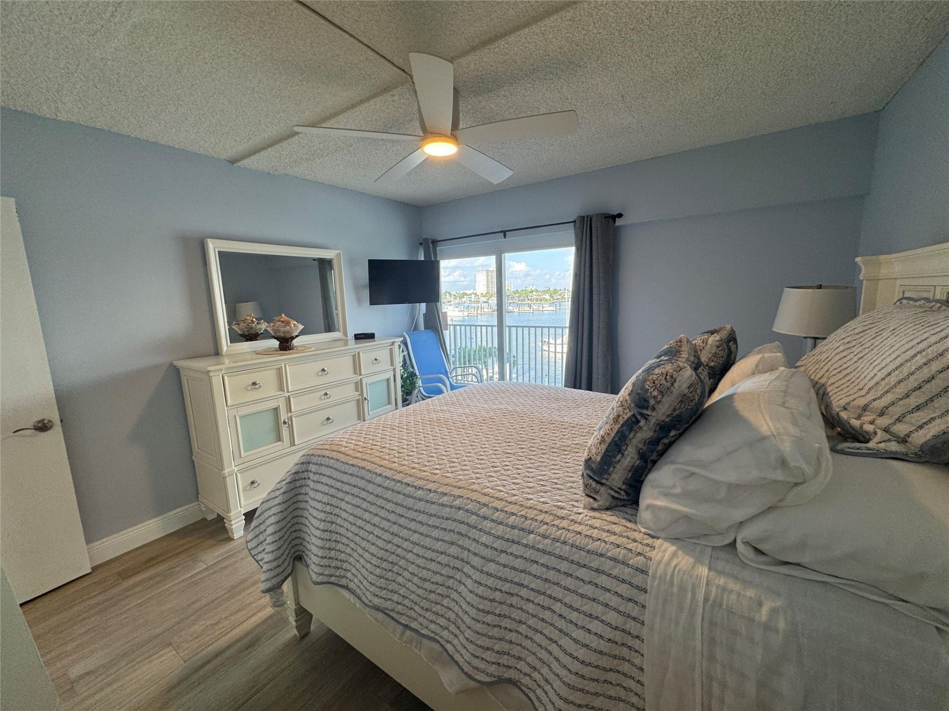 95 N Birch Road, Unit 402, Fort Lauderdale, FL 33304 Photo