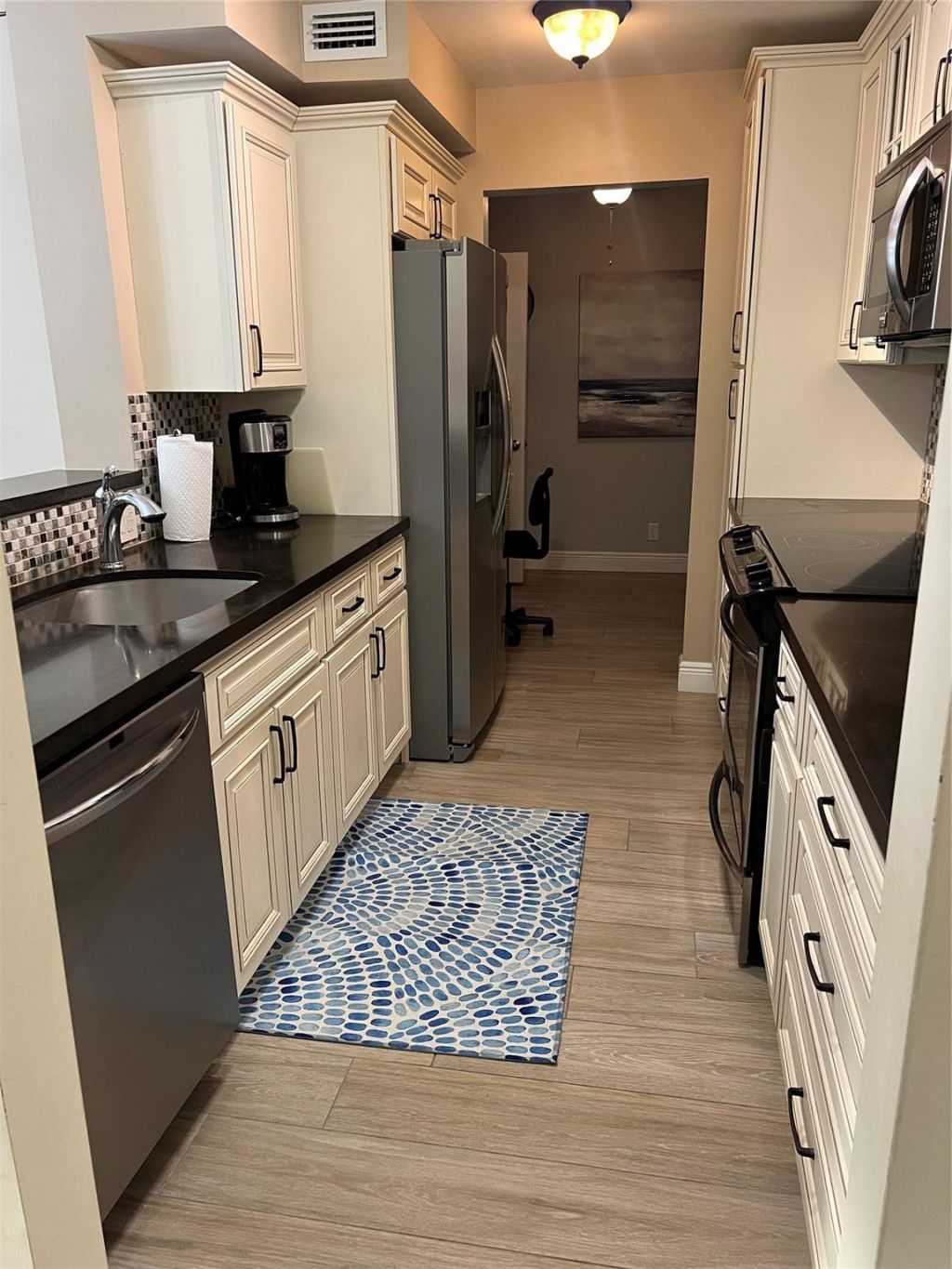 95 N Birch Road, Unit 402, Fort Lauderdale, FL 33304 Photo