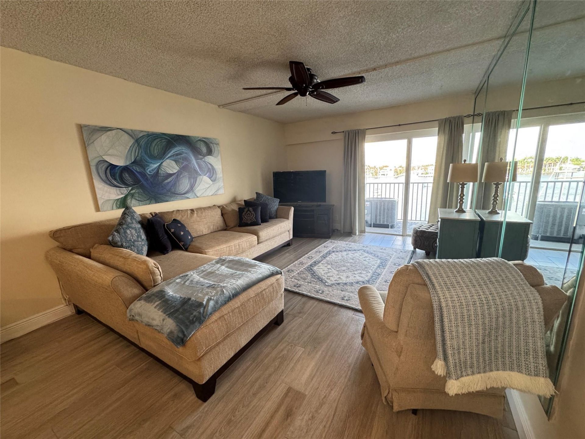 95 N Birch Road, Unit 402, Fort Lauderdale, FL 33304 Photo