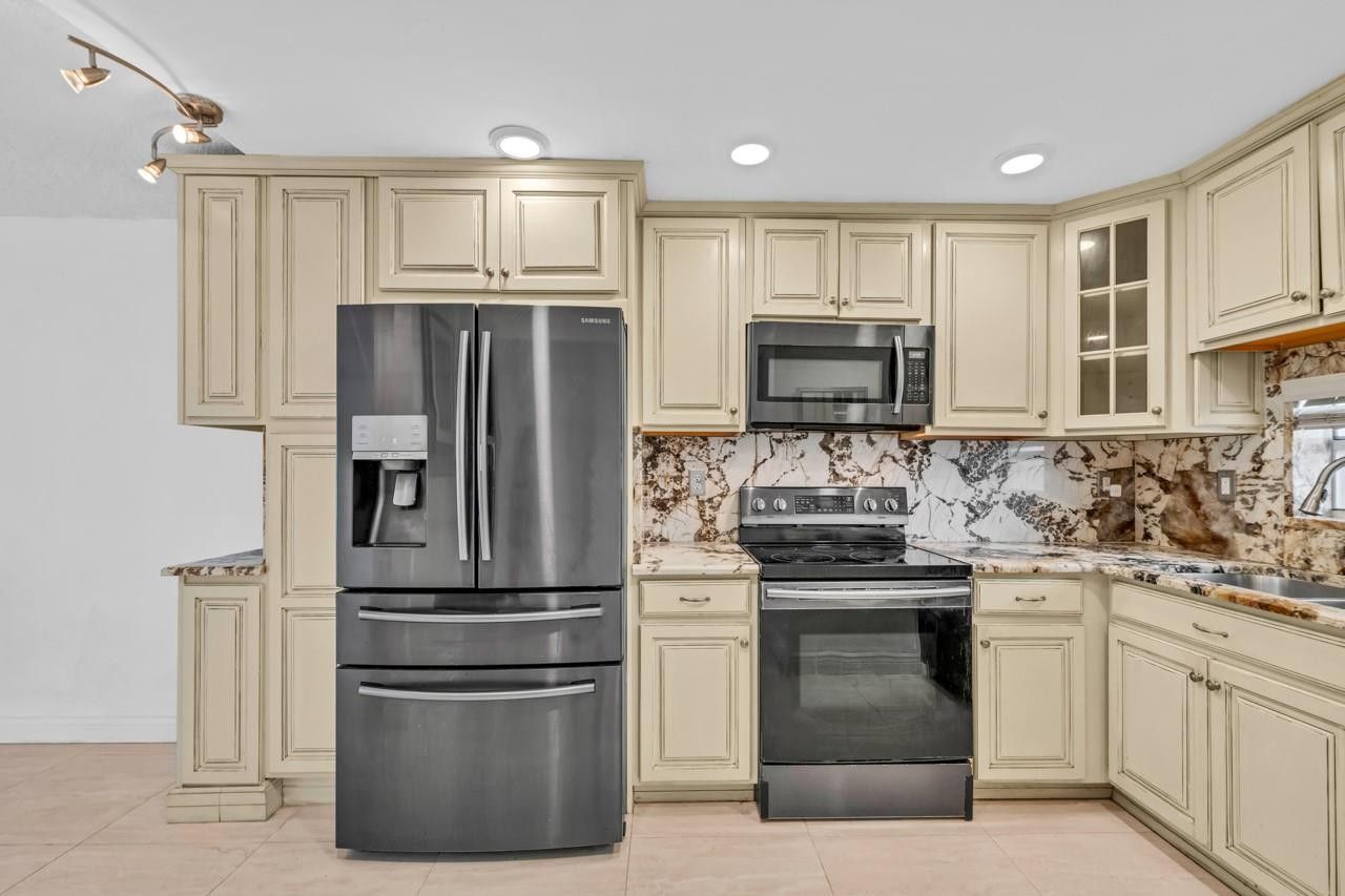 8941 S Hollybrook Boulevard, Unit 104, Pembroke Pines, FL 33025 Photo