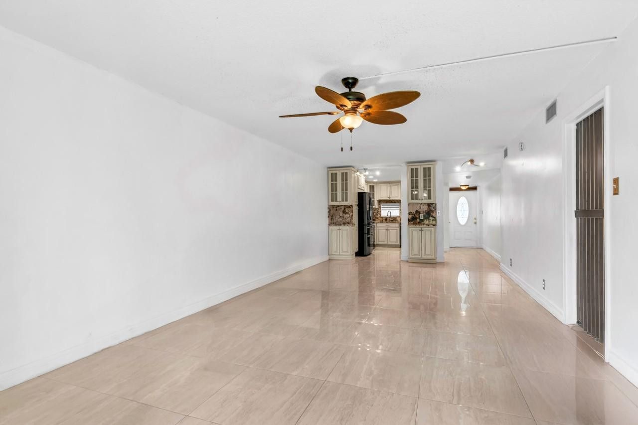 8941 S Hollybrook Boulevard, Unit 104, Pembroke Pines, FL 33025 Photo