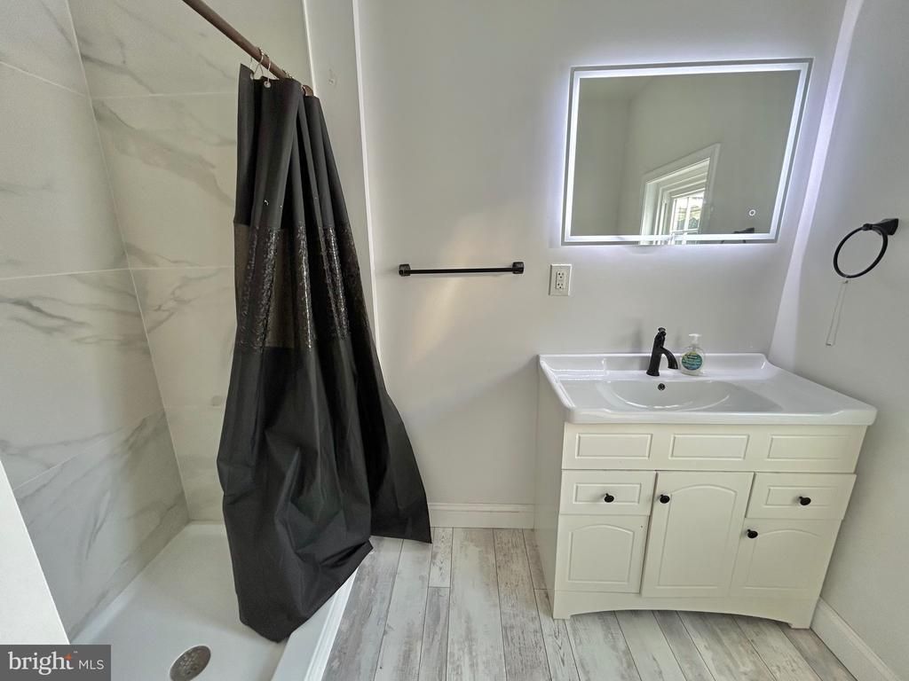 4726 Princeton Avenue, Philadelphia, PA 19135 Main Photo