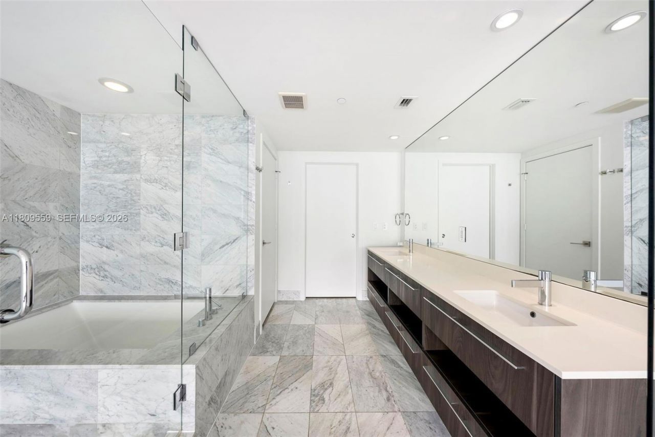 3131 NE 7th Ave, Unit 3104, Miami, FL 33137 Photo