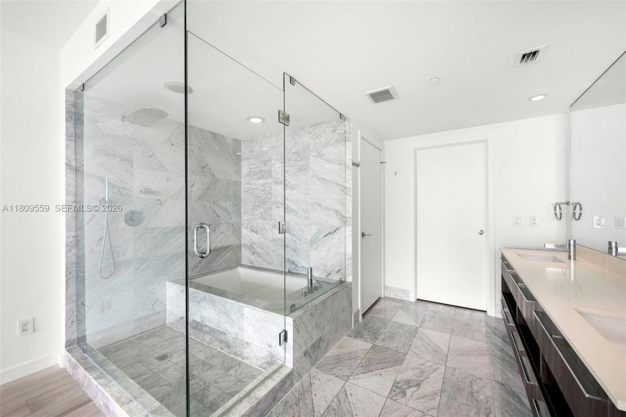 3131 NE 7th Ave, Unit 3104, Miami, FL 33137 Photo