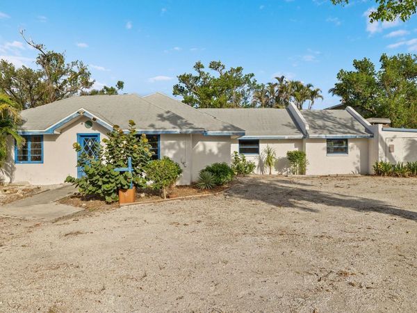 1544 Periwinkle Way, Sanibel, FL 33957
