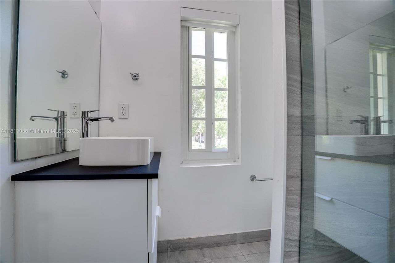 1201 S Biscayne Point Rd, Miami Beach, FL 33141 Photo