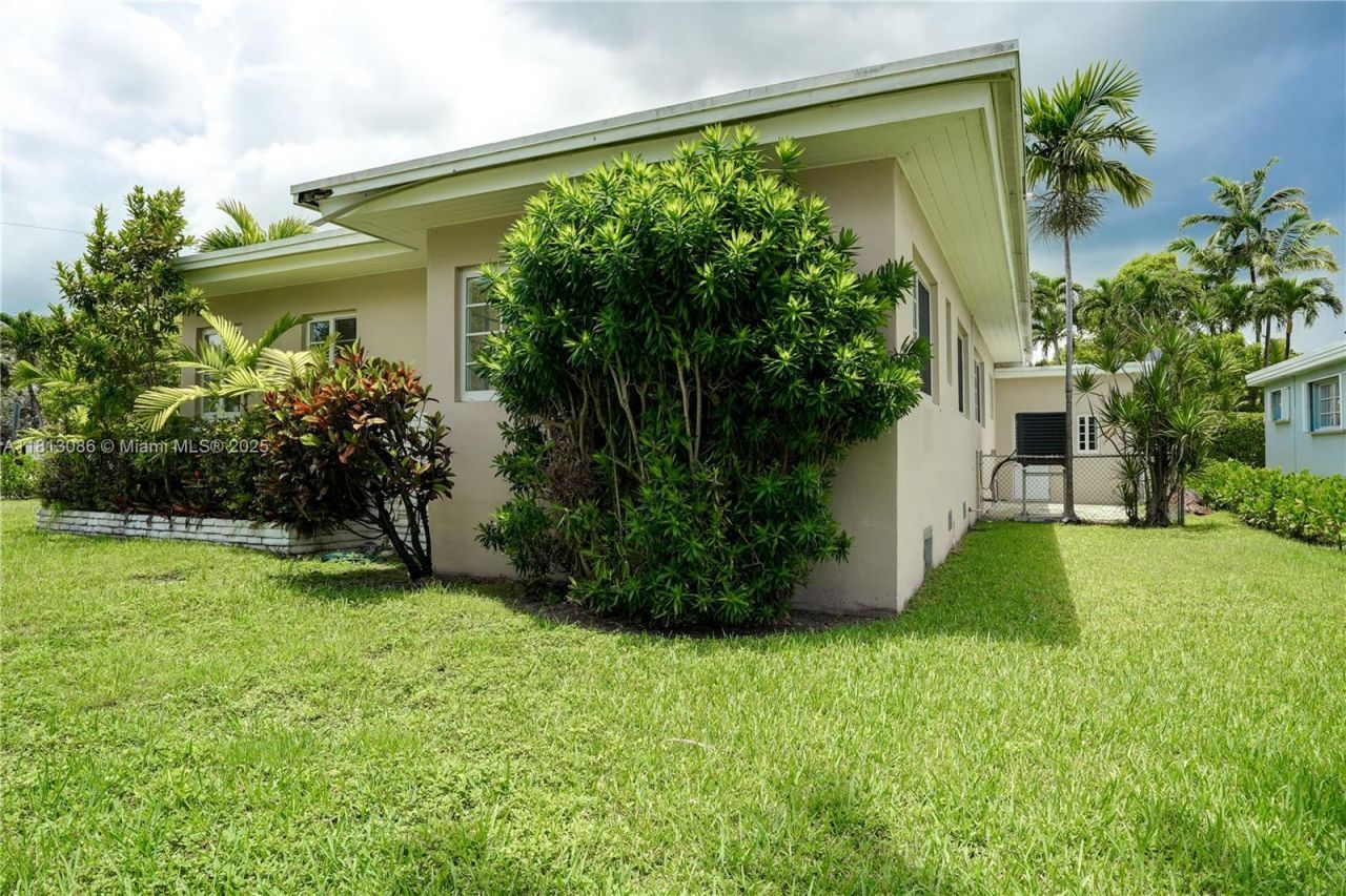 1201 S Biscayne Point Rd, Miami Beach, FL 33141 Photo