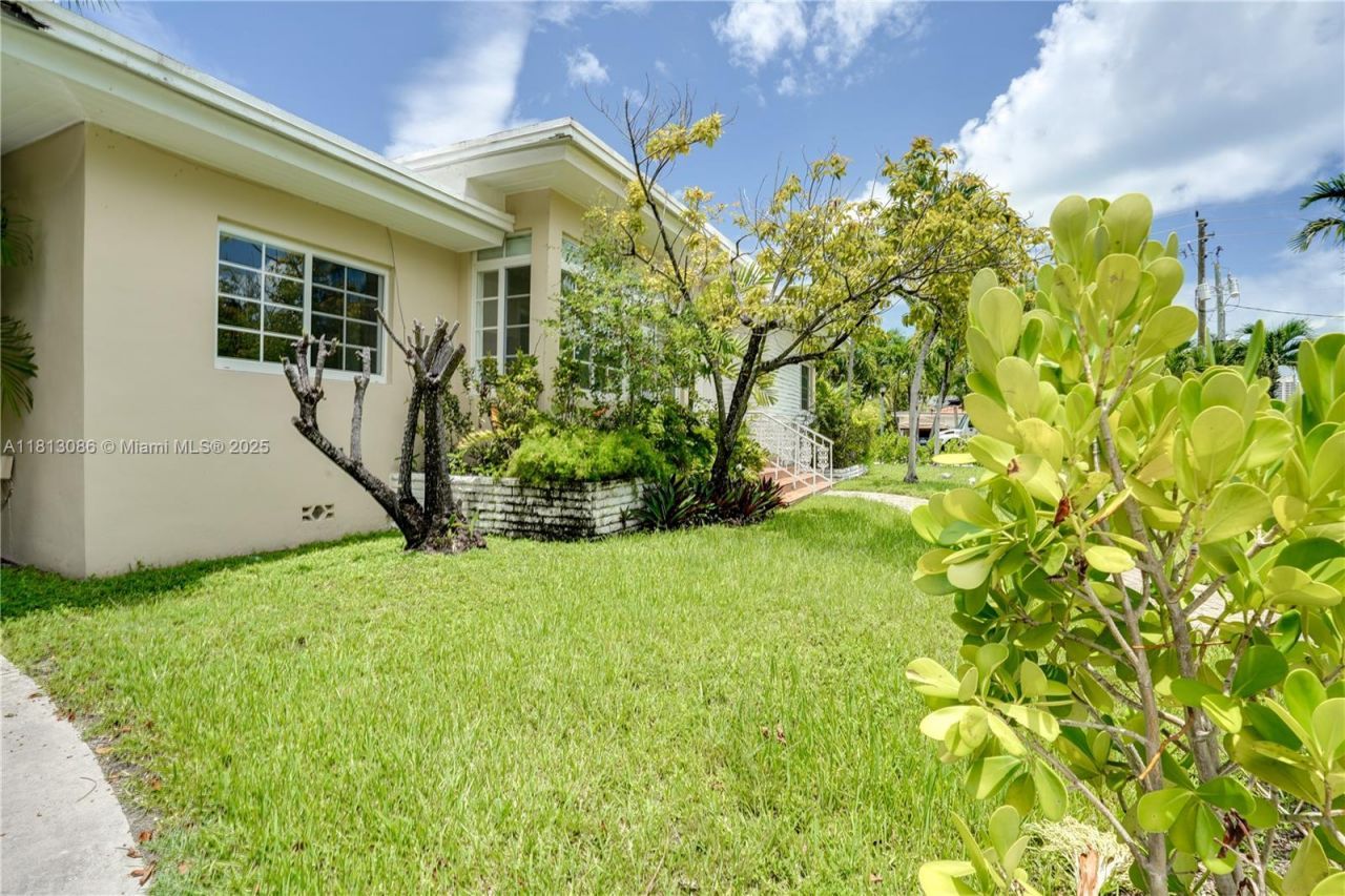 1201 S Biscayne Point Rd, Miami Beach, FL 33141 Photo