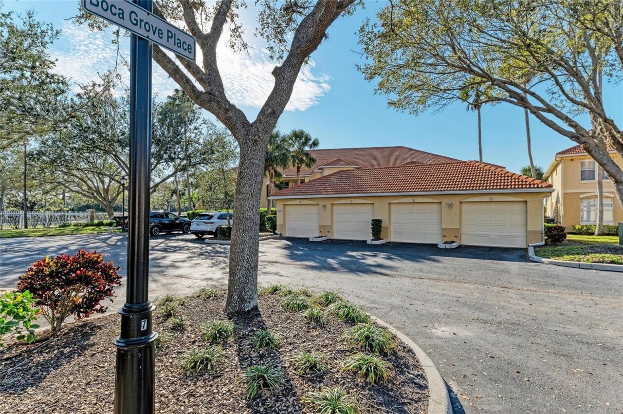 8422 Wethersfield Run, Unit 103, Lakewood Ranch, FL 34202 Photo