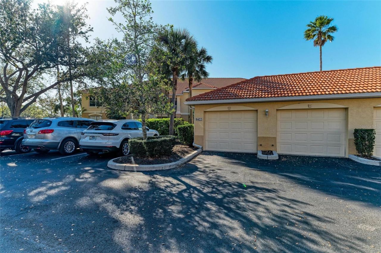 8422 Wethersfield Run, Unit 103, Lakewood Ranch, FL 34202 Photo