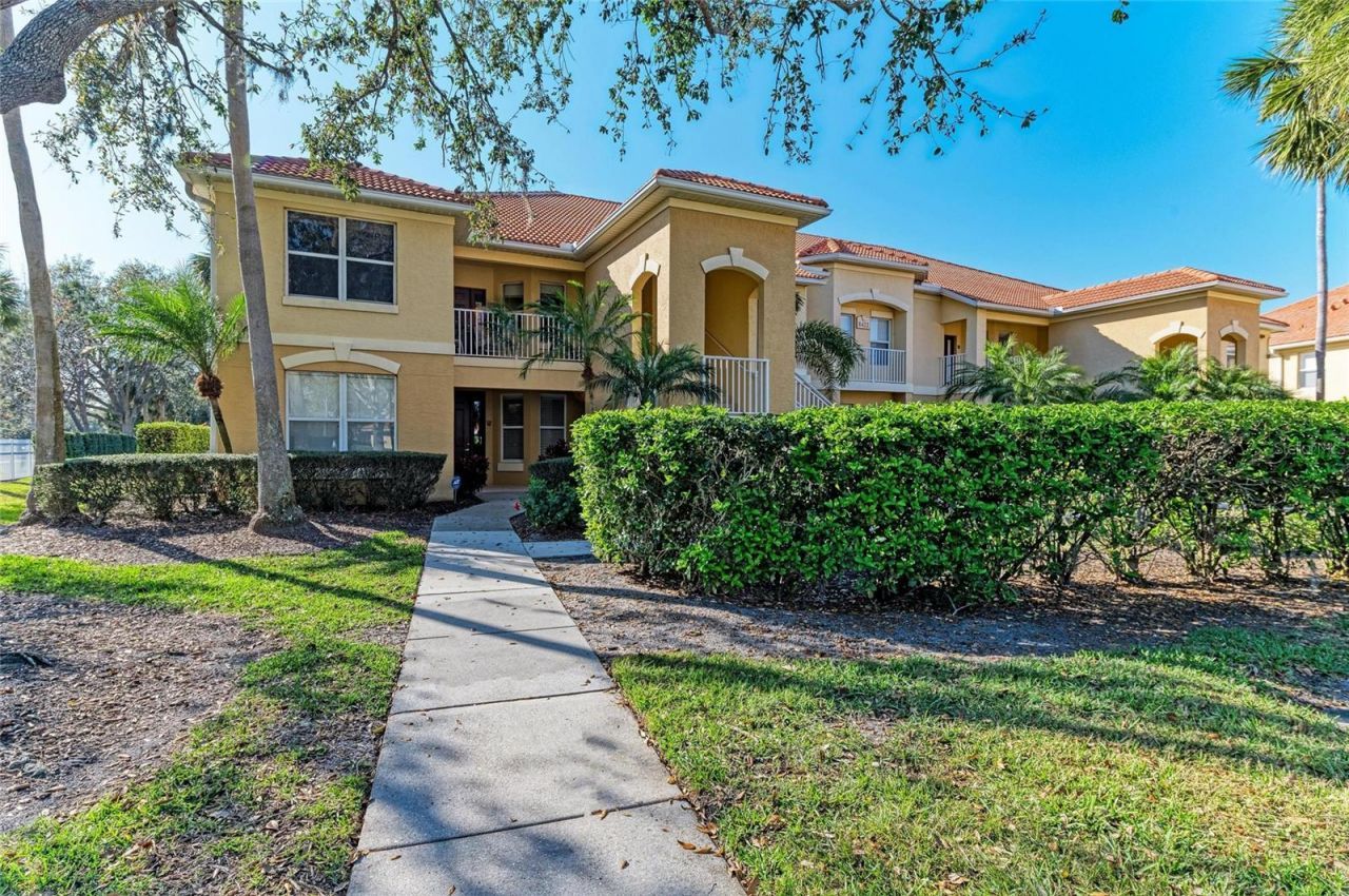 8422 Wethersfield Run, Unit 103, Lakewood Ranch, FL 34202 Photo