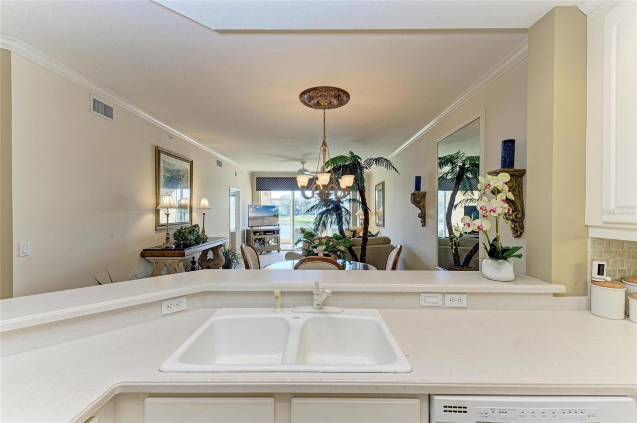 8422 Wethersfield Run, Unit 103, Lakewood Ranch, FL 34202 Photo