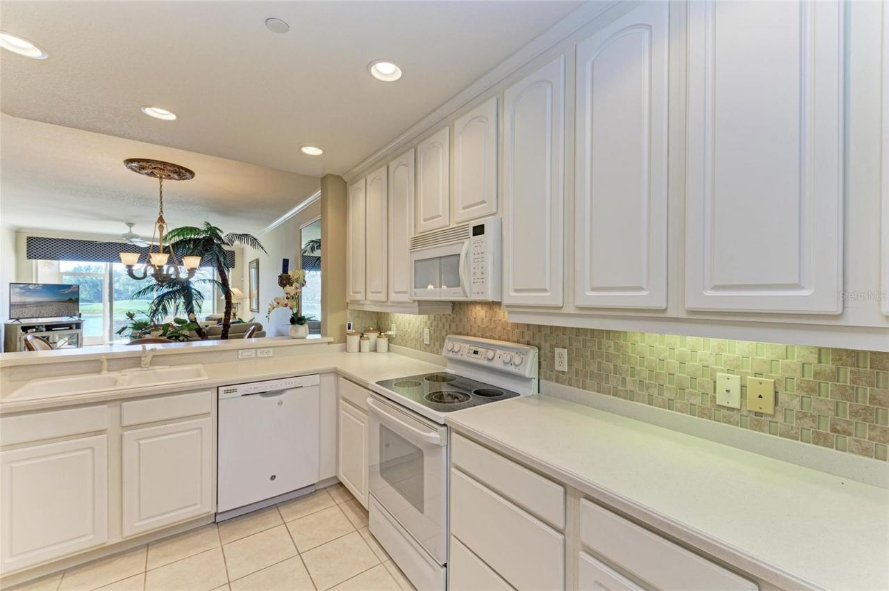 8422 Wethersfield Run, Unit 103, Lakewood Ranch, FL 34202 Photo