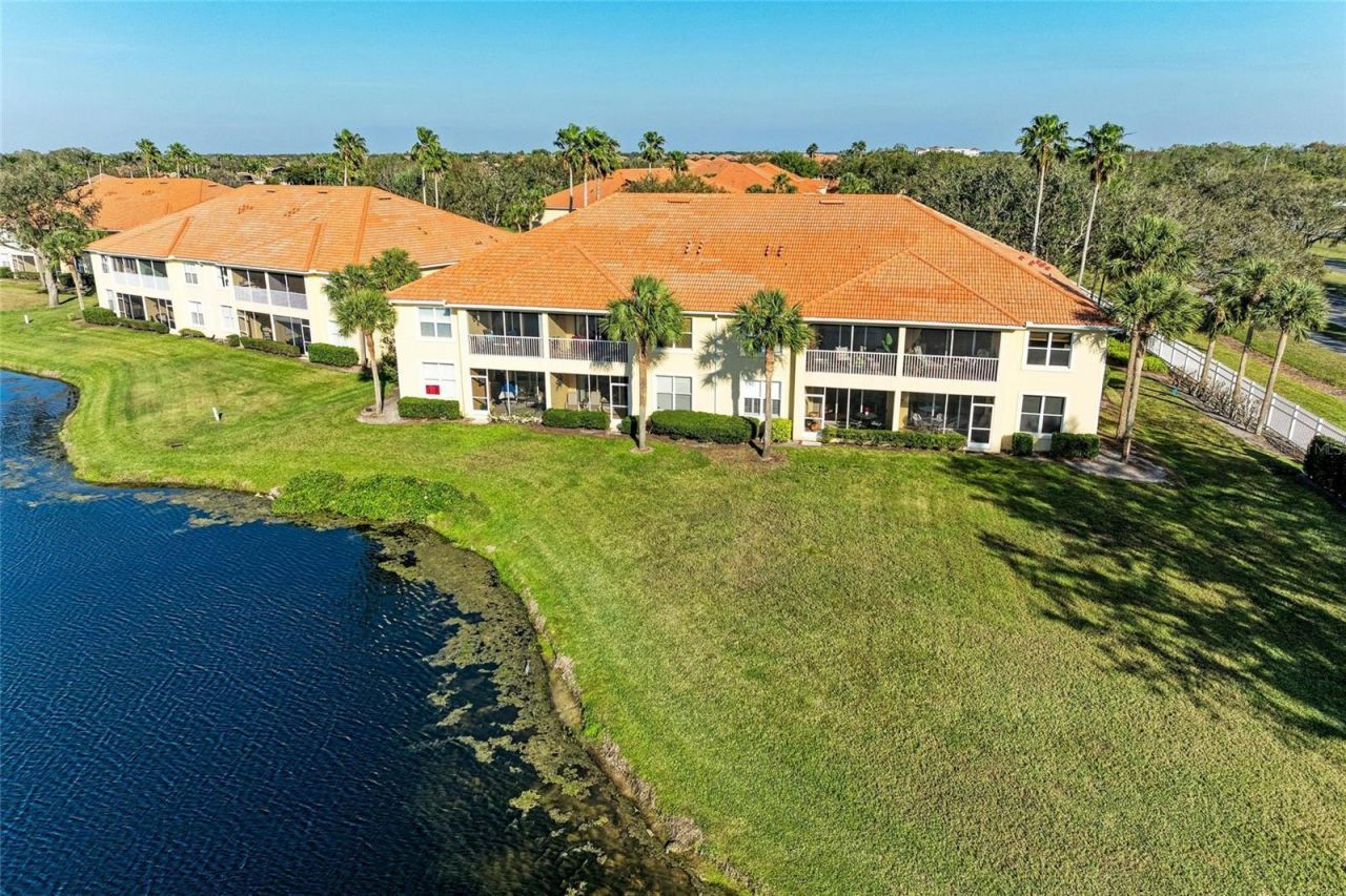 8422 Wethersfield Run, Unit 103, Lakewood Ranch, FL 34202 Photo