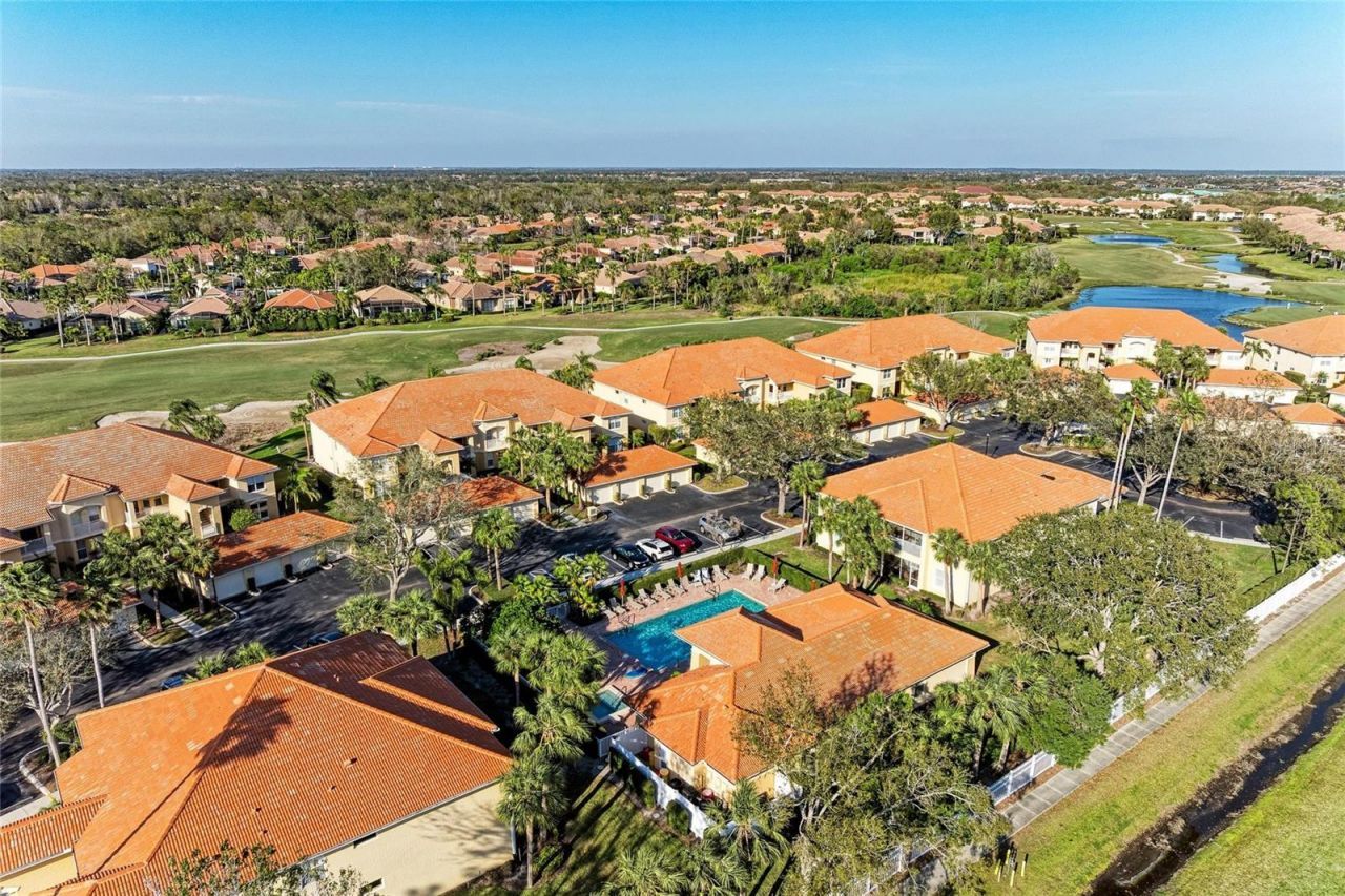 8422 Wethersfield Run, Unit 103, Lakewood Ranch, FL 34202 Photo