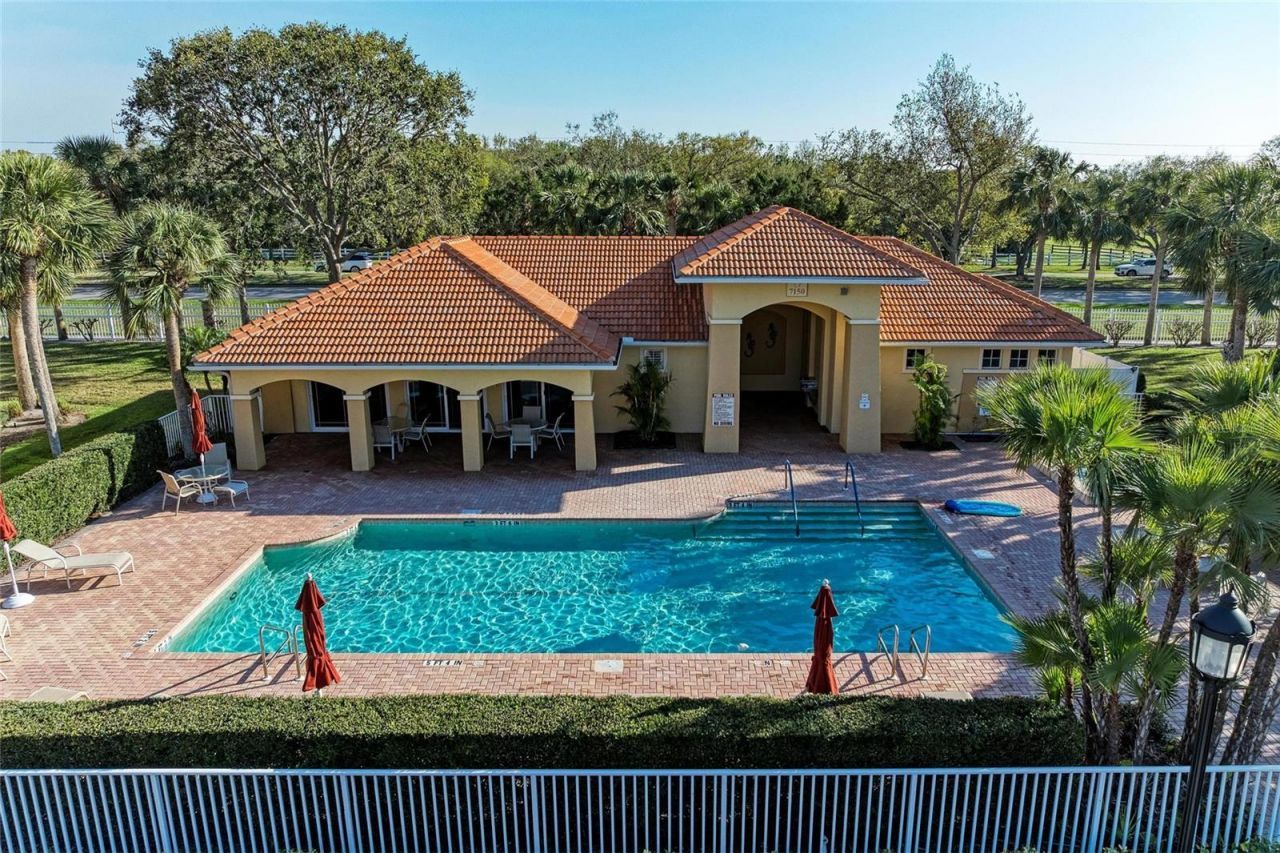 8422 Wethersfield Run, Unit 103, Lakewood Ranch, FL 34202 Photo