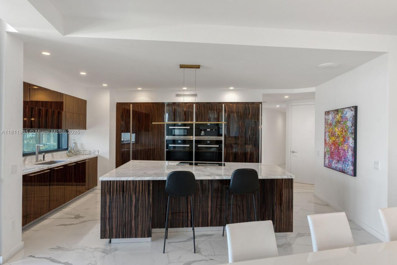 18555 Collins Ave, Unit 1703, Sunny Isles Beach, FL 33160 Photo