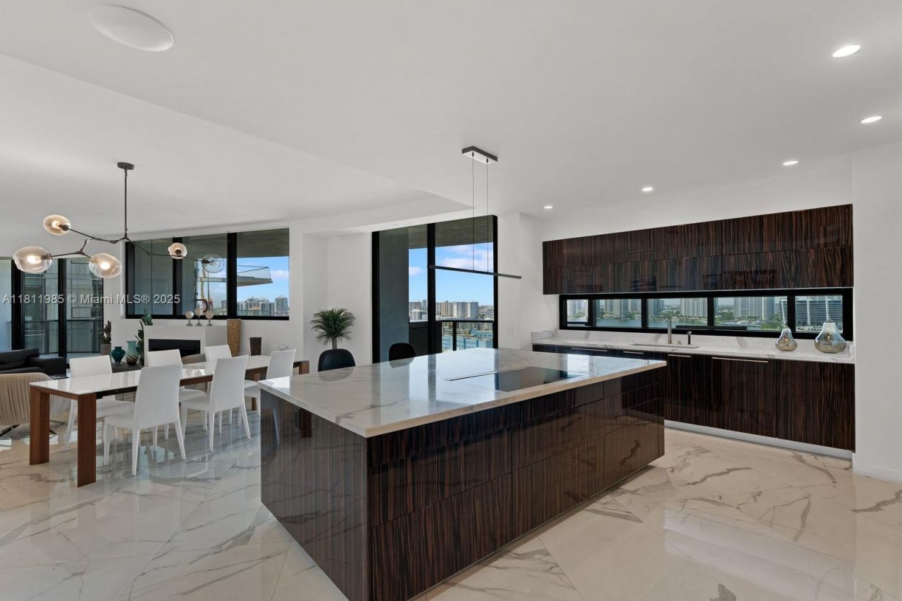 18555 Collins Ave, Unit 1703, Sunny Isles Beach, FL 33160 Photo