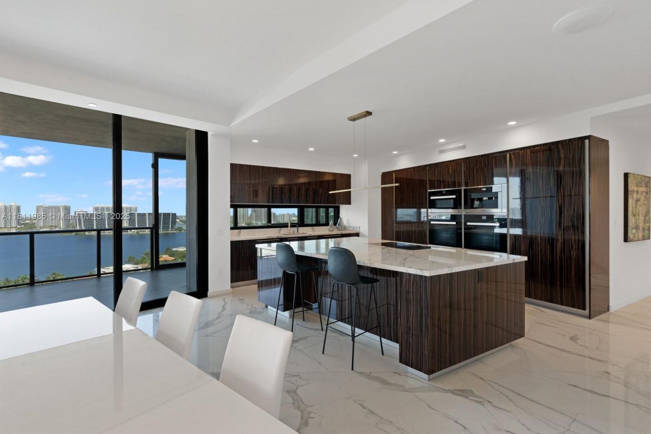 18555 Collins Ave, Unit 1703, Sunny Isles Beach, FL 33160 Photo