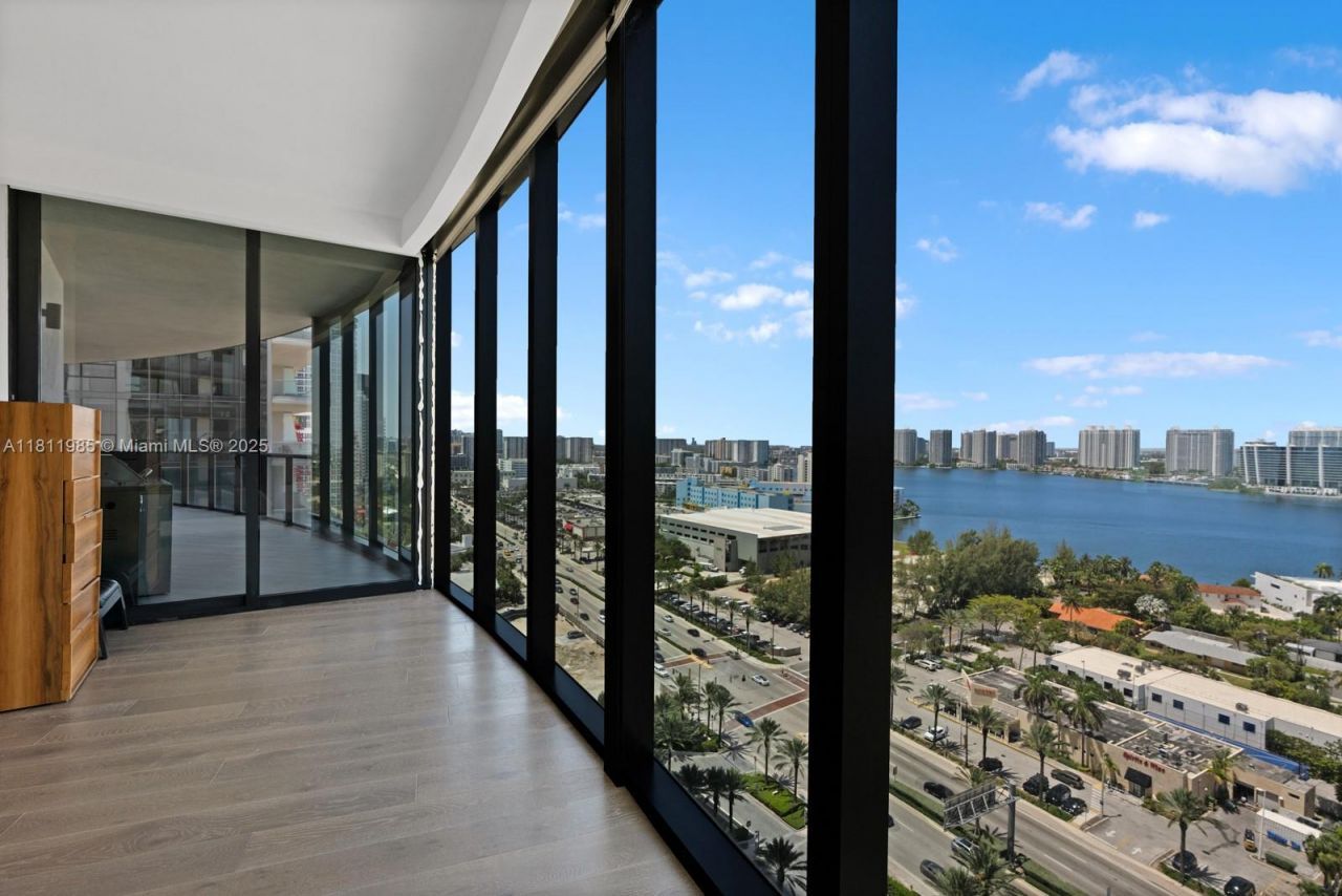 18555 Collins Ave, Unit 1703, Sunny Isles Beach, FL 33160 Photo